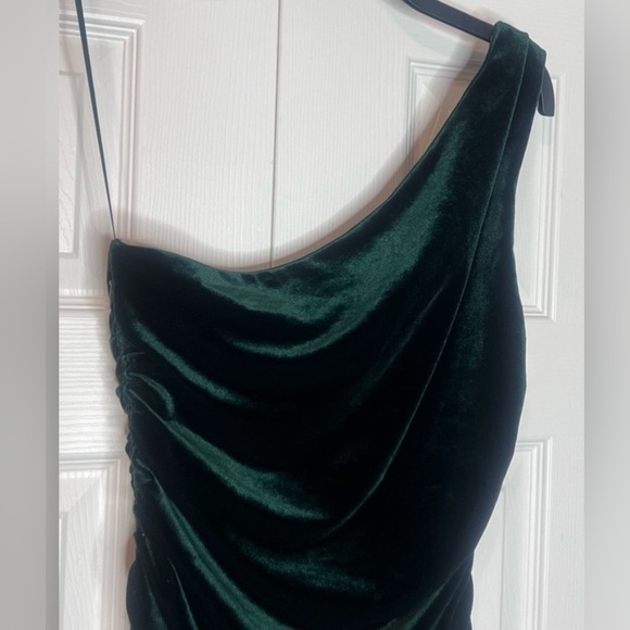 House of Harlow 1960 Green Velvet One Shoulder Dress - Picture 5 of 8